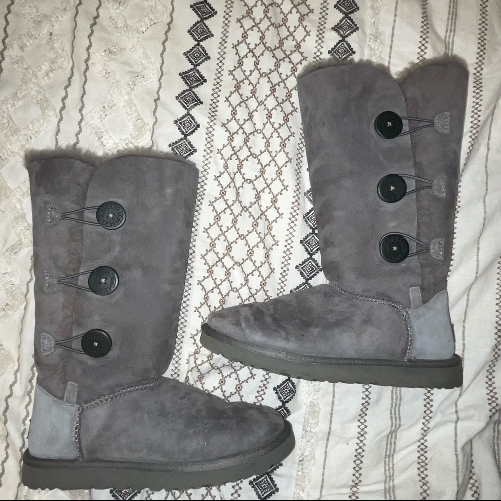 ugg grey bailey button triplet boot